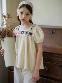 SHEIN Tween-Mädchen Set aus farbenfrohem, gehäkeltem Blumenmuster, quadratischem Ausschnitt, kurzärmligem, lockerem A-Linien-Shirt und weiten Hosen, geeignet für Urlaub und Sommer