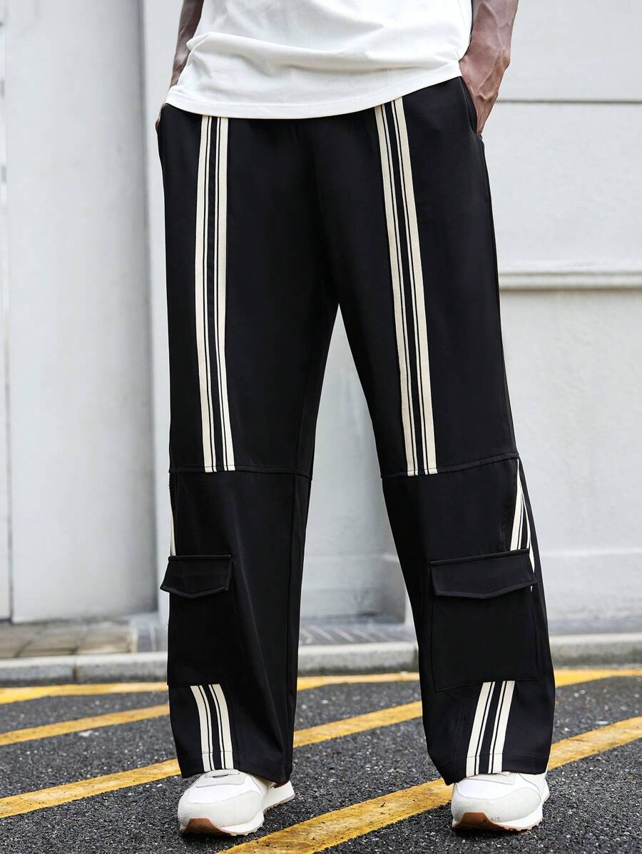 Manfinity Roghcode Pantalones casuales con estampado de rayas de moda y estilo callejero para hombres, de tipo de poner y quitar - Negro - Ver 1
