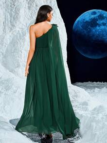 Thêu hoa một bên vai, xếp ly eo, xẻ cao và thiết kế thanh lịch giúp kéo dài đôi chân, váy phù dâu bằng vải voan, váy dạ hội bán trang trọng, cho sinh nhật, khách dự tiệc cưới, tiệc tốt nghiệp - Màu xanh lá cây đậm - Xem 2