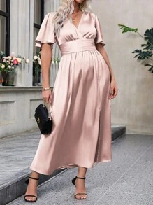 Flirla 加大码纯色 V 领短袖褶皱开衩下摆休闲连衣裙长款女装