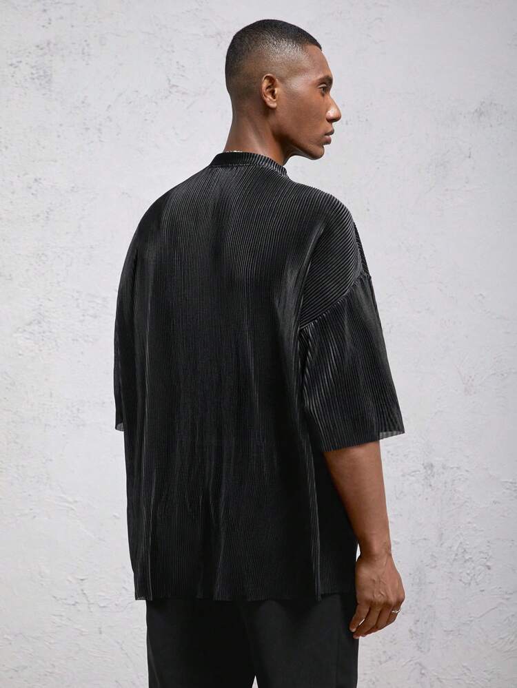 T-shirt ample à manches courtes et encolure ras du cou casual avec décoration lettre en métal, noir côtelé