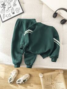 SHEIN Leap Crew 2 pièces Ensemble sweat-shirt ample avec bande rayée vert foncé et pantalon pour jeunes garçons, sports et casual, confortable pour l'école, les sorties et les saisons d'automne/hiver - Vert sapin - Voir 2
