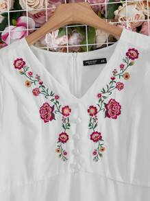 Seusyu Plus Size V-Neck Floral Embroidery Summer Short Sleeve Dress, Arabic - White - View 3