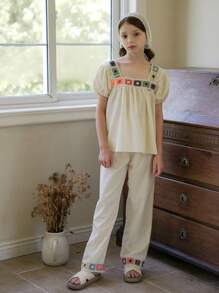 SHEIN Tween-Mädchen Set aus farbenfrohem, gehäkeltem Blumenmuster, quadratischem Ausschnitt, kurzärmligem, lockerem A-Linien-Shirt und weiten Hosen, geeignet für Urlaub und Sommer