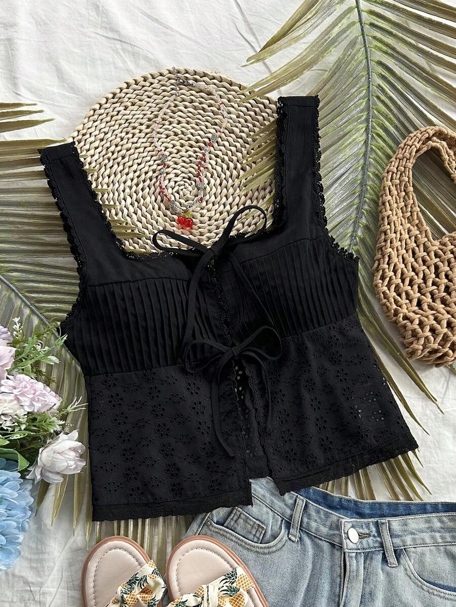 Soleia 女士浪漫田园白色撞色蕾丝前开领带蝴蝶结短款衬衫，可爱午餐休闲外出派对上衣，可在室内或室外穿着，返校服装 - 黑色 - 查看 1