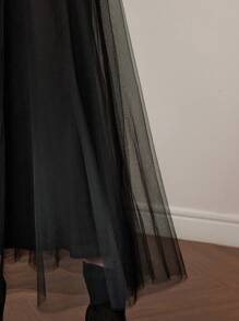 MOTF PREMIUM CHÂN VÁY MAXI LƯỚI XÒE Ở VIỀN, CẠP CO GIÃN - màu đen - Xem 2