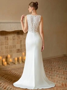 性感蕾丝贴花与串珠美人鱼婚纱，白色优雅新娘礼服