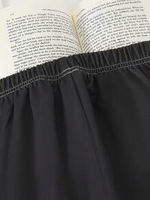 SHEIN 2-częściowy zestaw bluzy z grafiką astronauty i spodni dresowych z prążkowanej dzianiny, odpowiedni dla chłopców w wieku 4-7 lat na jesień, wiosnę i zimę - Kolor khaki - Zobacz 7