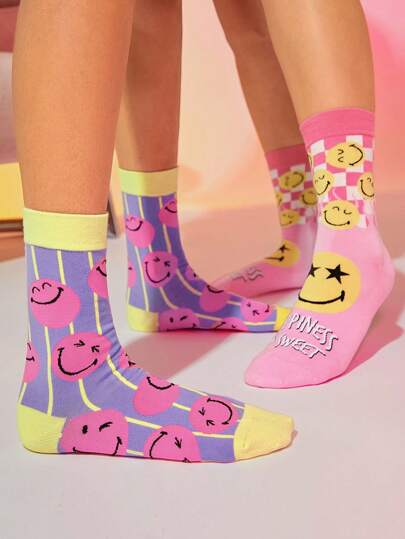 SmileyWorld® | SHEIN 2 Pairs Cute Magnetic Letter Graphic Matching Pair Women's Crew Socks,For Day, Gifts, Heart Smile