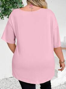 SHEIN CURVE+ 大码女式抽象脸印花不对称领落肩休闲T恤图案T恤女式上衣 - 粉色 - 查看 2