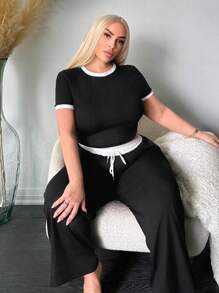 SHEIN SXY 2pcs Plus Size Black & White Contrast T-Shirt And Pants Set - Black - View 6