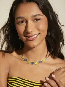 SmileyWorld® | SHEIN Collar colgante con piedras de rhinestone brillantes con diseño de dibujos animados de moda - Multicolor - Ver 4