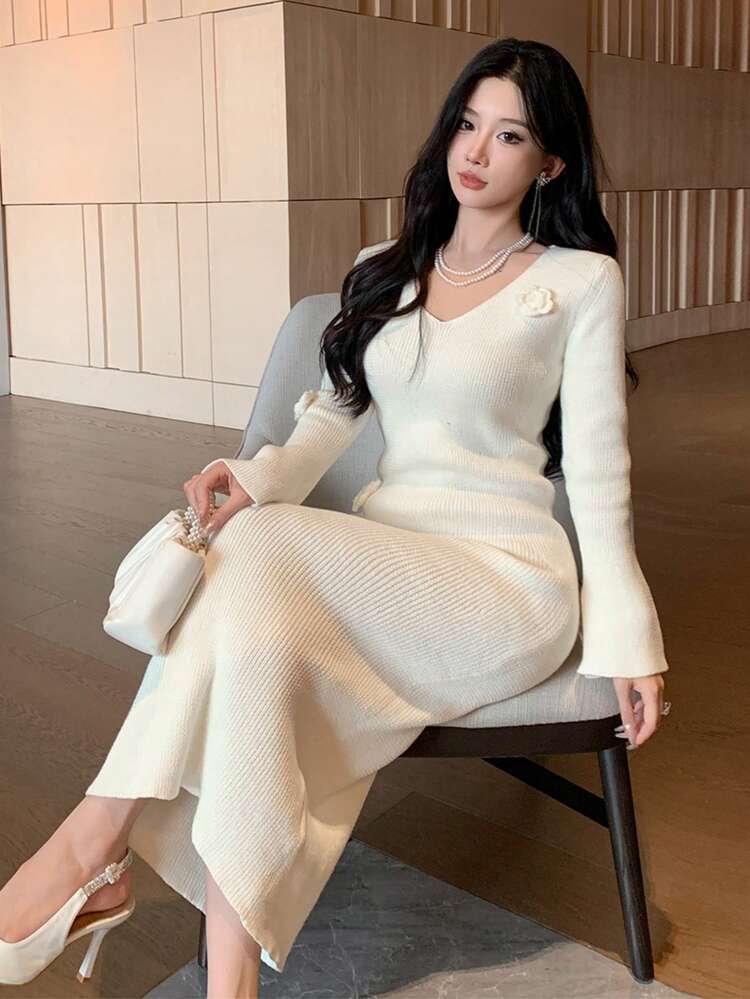 New Autumn 3D Floral Decor V-Neck Fitted Women Sweater Dress