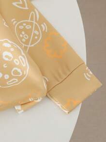 SHEIN 2-częściowy zestaw bluzy z grafiką astronauty i spodni dresowych z prążkowanej dzianiny, odpowiedni dla chłopców w wieku 4-7 lat na jesień, wiosnę i zimę - Kolor khaki - Zobacz 4