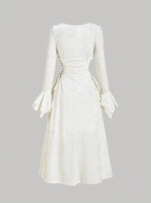 SHEIN MOD 喇叭袖和收腰白色天鹅绒中长连衣裙，秋冬女装，工作服，商务女装，返校节，早午餐女装，文艺复兴博览会，服装，礼服，音乐会女装，茶会礼服，秋季婚礼宾客礼服，巫术服装， - 白色 - 查看 3