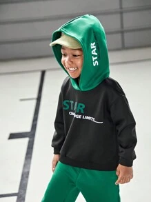 SHEIN 2 件装年轻男孩彩色字母图案校园篮球复古街头装连帽衫和运动裤套装