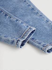 SHEIN 女婴可爱棕熊补丁蓝色高弹牛仔裤，女童秋冬装 - 中等水洗藍 - 查看 4