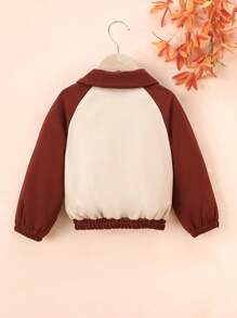 Chaqueta de color marrón y albaricoque con bloque de color y bordado de letra americana vintage para niña joven