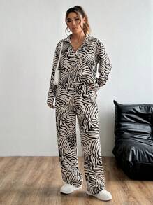 SHEIN Unity Bộ 2 áo sơ mi dài tay rộng rãi in họa tiết ngựa vằn thời trang xuân hè cho nữ và quần dài - Màu Khaki - Xem 3