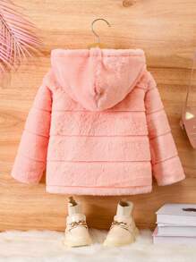 年轻女孩纯色前开襟短款毛绒外套，时尚百搭，适合搭配毛衣、T 恤和各种内衣，适合休闲外出和正式场合