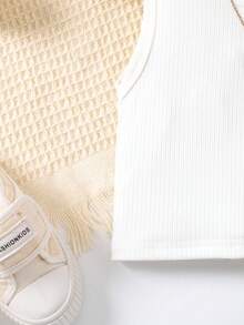 SHEIN Conjunto de de verano de 2 piezas: top de tirantes con cuello redondo y espalda con recorte en color solido, y pantalón cargo para niña joven - Gris Oscuro - Ver 8