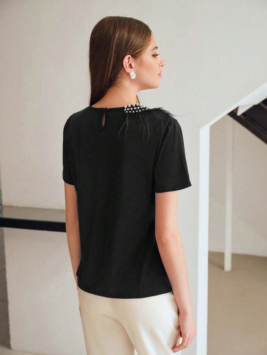 MOTF PREMIUM SOLID FAUX PEARL AND RHINESTONE TRIM FLUFFY DETAIL SHORT SLEEVE TEE - Black - View 2