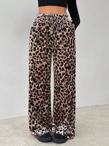 SHEIN PETITE Pantalones de pierna ancha de terciopelo con estampado de leopardo, adecuados para otoño e invierno