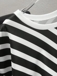 SHEIN EZwear Plus Size Round Neck Long Sleeve Color Block Striped Sweatshirt, Casual Daily - Black and White - View 3