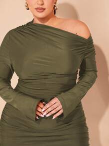 SHEIN BAE Plus Size Women's Asymmetric Shoulder Long Sleeve Ruched Bodycon Mini Dress
