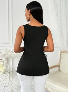 Zolique Tank Top Wanita Tanpa Lengan Leher V Warna Polos dengan Hem Asimetris - Hitam - View 2