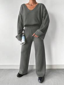 RueChic 女士纯色V领落肩长袖毛衣和针织裤休闲两件套，秋冬款 - 淺灰色 - 查看 3