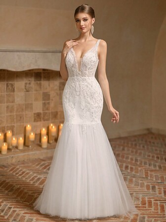 Long Mermaid V-Neck Applique Tulle Lace Wedding Dress