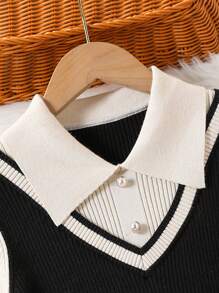 SHEIN Explorewe Conjunto de dos piezas para niña preadolescente de vestido de suéter de manga larga de alta calidad tejido - Blusa con cuello blanco y falda plisada de cuello en V negra, esquema de color clásico blanco y negro, estilo universitario elegante y versátil apto para diversas ocasiones, incluido el hogar, la escuela y las salidas casuales - Negro - Ver 3