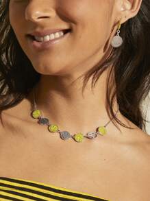 SmileyWorld® | SHEIN Collar colgante con piedras de rhinestone brillantes con diseño de dibujos animados de moda - Multicolor - Ver 5