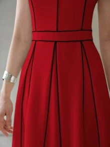 MOTF PREMIUM MIDI KLEID MIT KONTRASTPASPEL UND GEFALTETER RAFFUNG