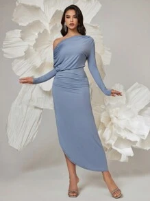 SHEIN Belle Asymetryczny dekolt z odkrytymi ramionami, marszczona, dopasowana, elegancka i urocza sukienka dla druhny (dla dorosłych)