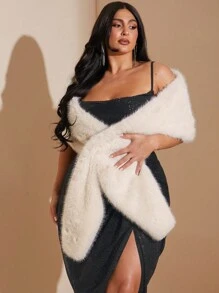 SHEIN BAE 大码女式秋冬奶油杏色毛皮斗篷外套，适合节日派对、日常通勤、生日聚会等场合穿着，秋冬Y2K风格毛皮材质。 - 杏色 - 查看 1