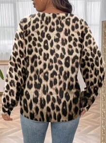 SHEIN Clasi 大码豹纹拼布长袖 V 领休闲衬衫 - 彩色 - 查看 2