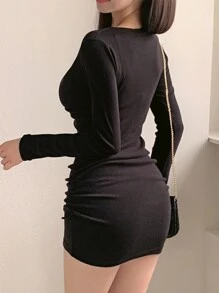 DAZY 女式短款V领修身长袖连衣裙、迷你连衣裙、秋装 - 黑色 - 查看 5