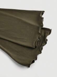 SHEIN MOD 女士橄榄绿不对称领口褶皱喇叭袖 T 恤，机场女士服装，女士长袖，外出服装，冬季女装，露肩 T 恤，秋季女装，舒适 T 恤 - 軍綠色 - 查看 3