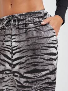 SHEIN EZwear 黑白虎纹腰贴宽松直筒裤，秋冬 - 黑與白 - 查看 5