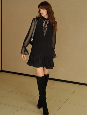 MOTF STUDIO 高领透明网眼喇叭袖蕾丝嵌件褶边短裙