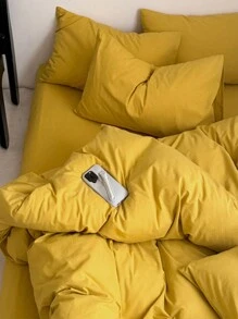 3 件套黄色宿舍卧室床套装包括 1 个柔软羽绒被套和 2 个枕套，可洗