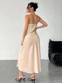 SHEIN PETITE Đầm dài satin satin cổ xòe màu trơn thích hợp cho những buổi hẹn hò - Màu be - Xem 3
