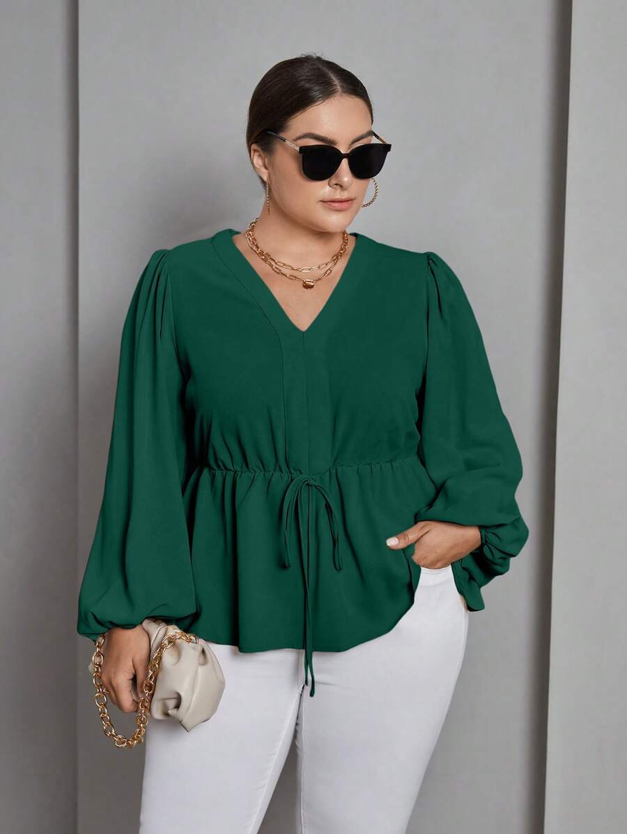 SHEIN Privé Blusa de manga larga con cuello en V y cintura con lazo para mujer de talla grande, para primavera/verano - Verde Oscuro - Ver 1