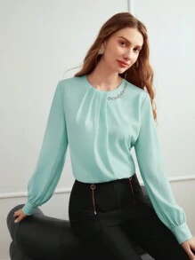 MOTF PREMIUM Blusa con mangas farol, detalles de cadena de pedrería y pliegues plisados - verde menta - Ver 3