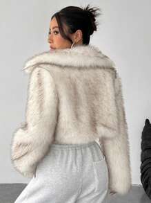 SHEIN PETITE Plush Gradient Women's Fake Fur Jacket, Cropped Style, Warm And Suitable For Autumn And Winter - White - View 2