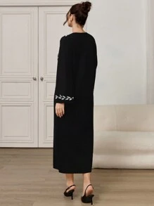 Modelyn Conjunto elegante de vestido de manga larga con escote de ojo de cerradura y estampado floral con detalle calado y bufanda a juego, Vestidos de suéter ajustados elegantes para uso casual diario/fiesta - Blanco y Negro - Ver 5