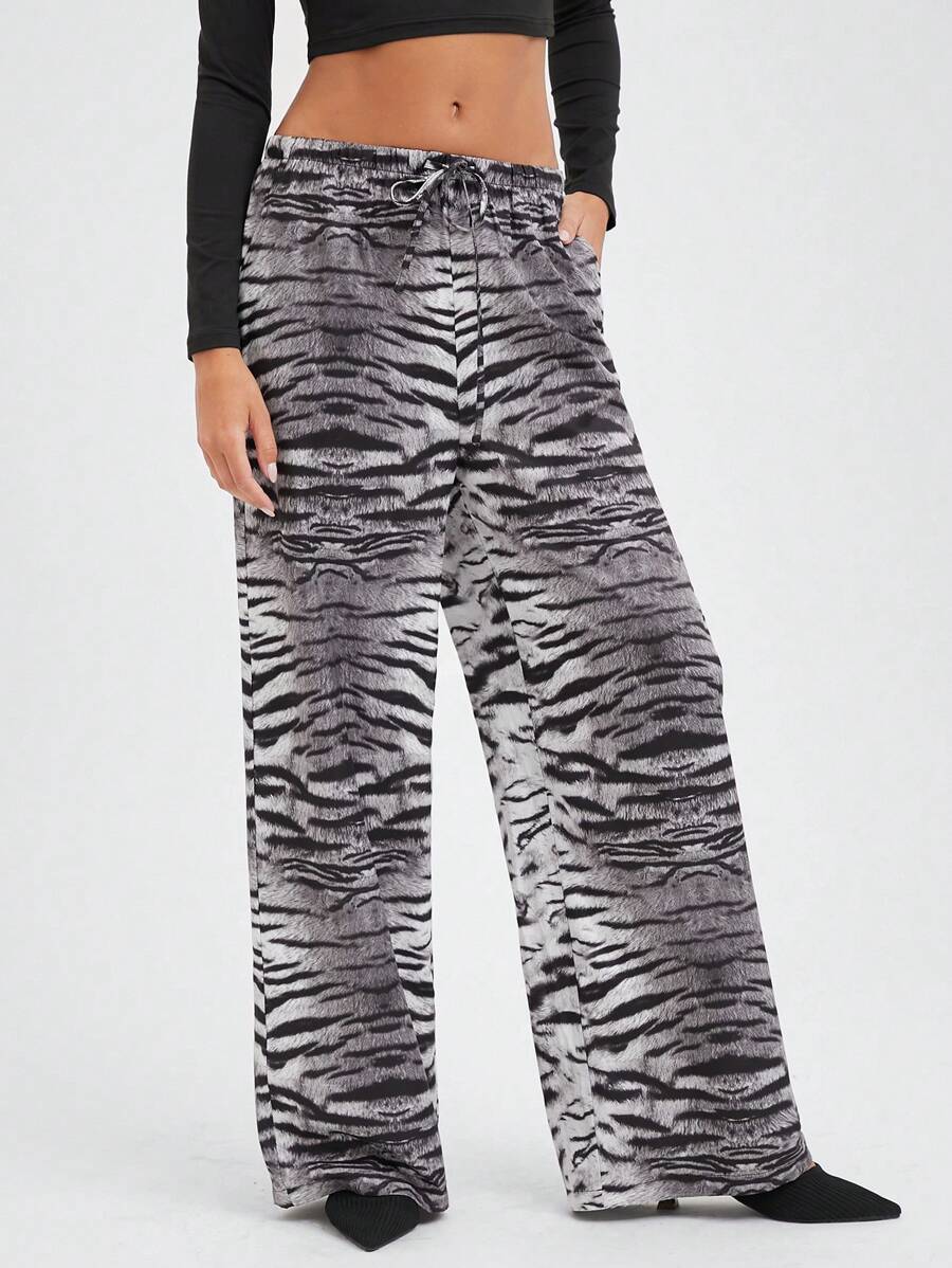SHEIN EZwear 黑白虎纹腰贴宽松直筒裤，秋冬 - 黑與白 - 查看 1