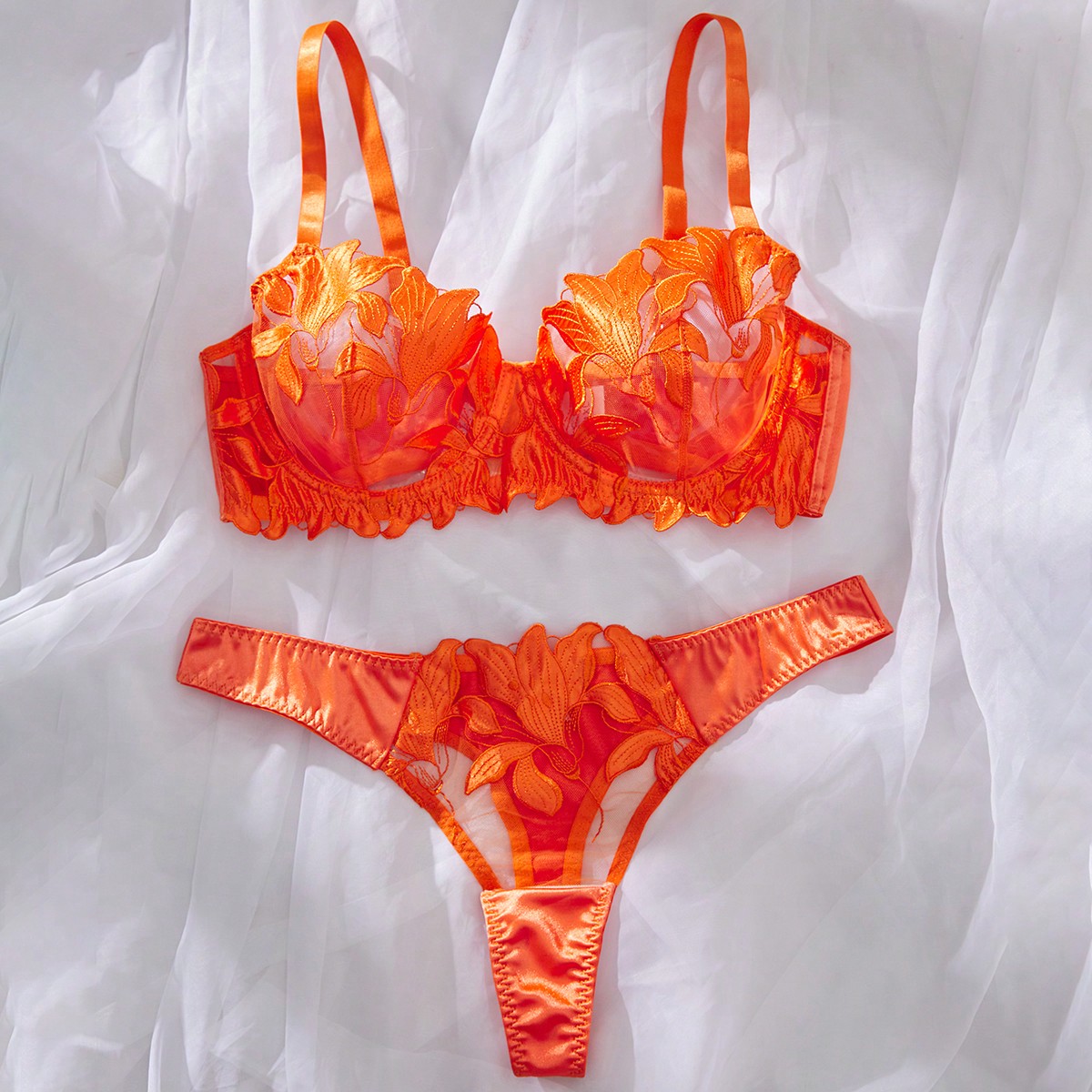 Set de 2 piezas de lencería talla grande sexy de color naranja, con sujetador y panty que levantan